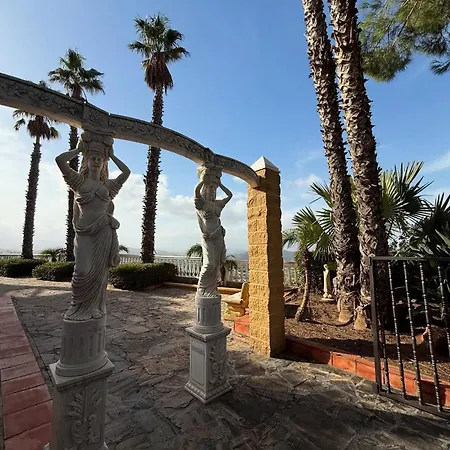 El Mirador Hotel 3*