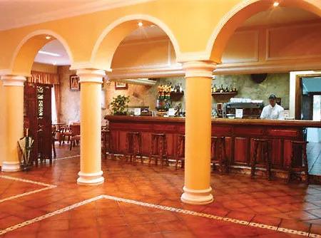 El Mirador Hotel 3*