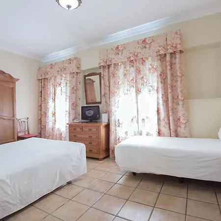 El Mirador Hotel 3*